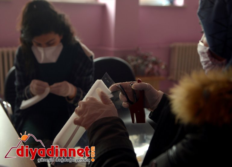 ve Vefakar iş - sağlıkçılar yardımcısı, müdür fedakar ARDAHAN için başında 3