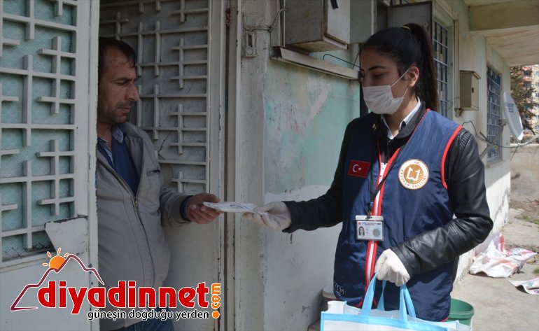 ev maske - dağıtıyor görevlileri ev ERZURUM Grubu Vefa gezerek 4