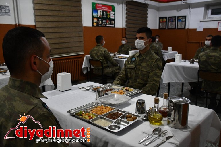 ilk vatan Kartalları nöbetinde yaptı iftarlarını Hudut 7