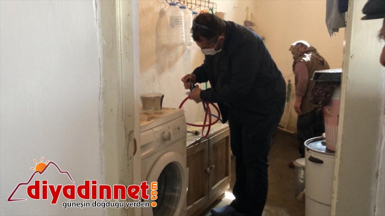 yardımına çiftin yetişti bozulan Vefa yaşlı ekipleri çamaşır makinesi Ağrı