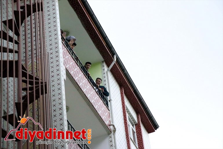 Elazığ Belediyesinden sokağa çıkmaları yasaklanan gençlere moral konseri