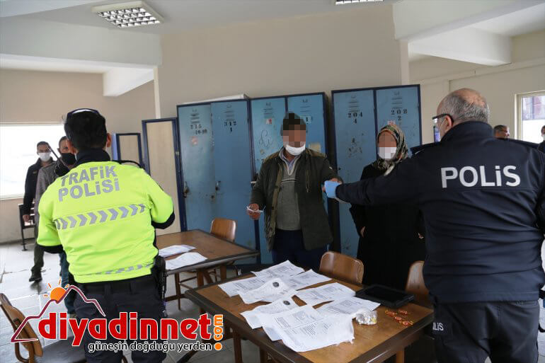 Ağrı'da sahte izin belgesiyle otobüsle yolculuk eden 26 kişiye ceza kesildi