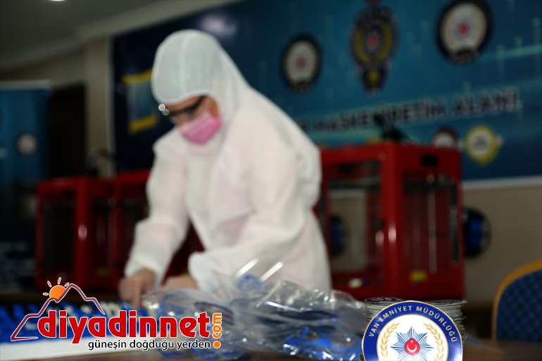 Polisler üretiyor siperlik VAN - yüz koruyucu için ihtiyaçları kendi 8