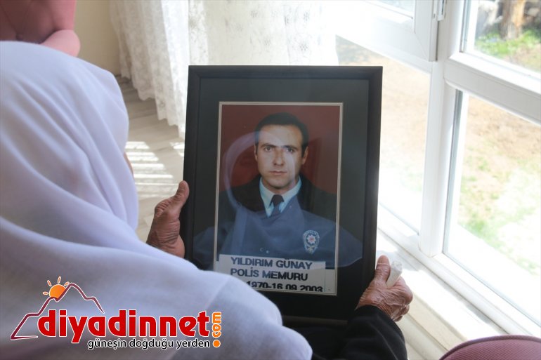 Ağrı da şehit aileleri evlatlarının kabrini ziyaret etti3