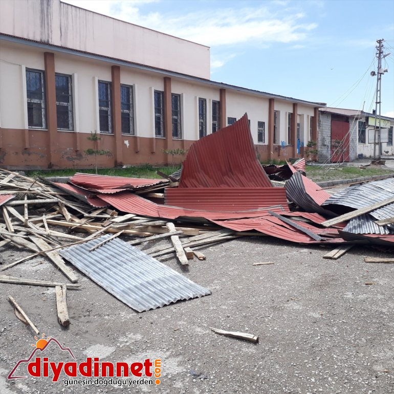 rüzgar hasara şiddetli yol Ağrı