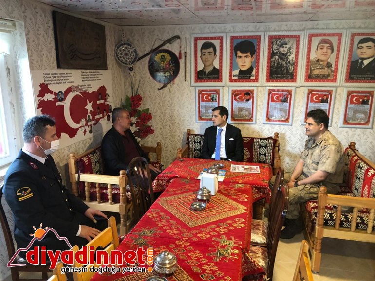 bayramını Ahlat kutladı Erat, Kaymakamı ailelerinin şehit 1