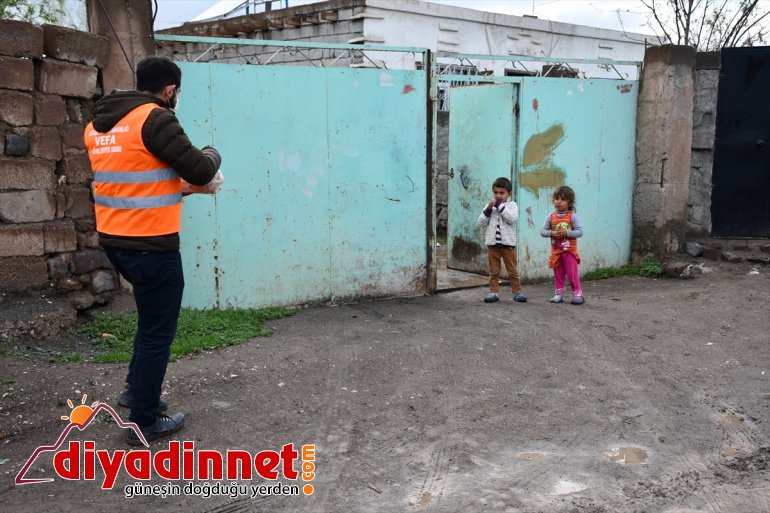 sahibi ramazanda ulaştırıyor Türk sıcak gün ihtiyaç yemek ailelere her Kızılay 2