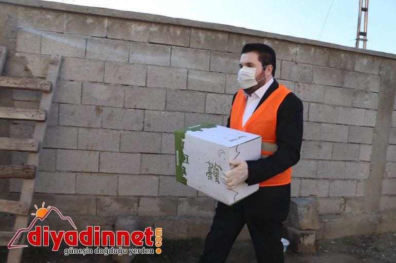 Başkan Sayan, her gün Vefa Sosyal Destek Grubu adına çalışıyor