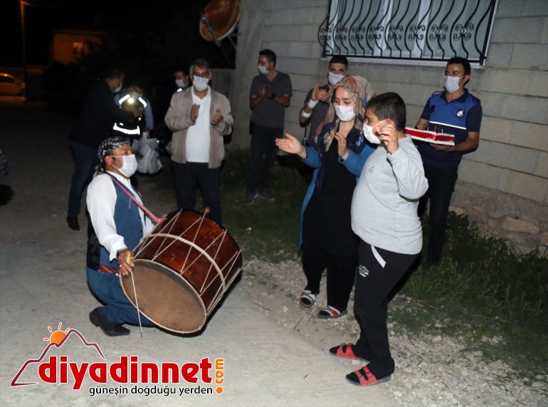 Belediye davulu -  gerçekleştirdi ekipleri, VAN çocuğun ramazan otizmli isteğini 2