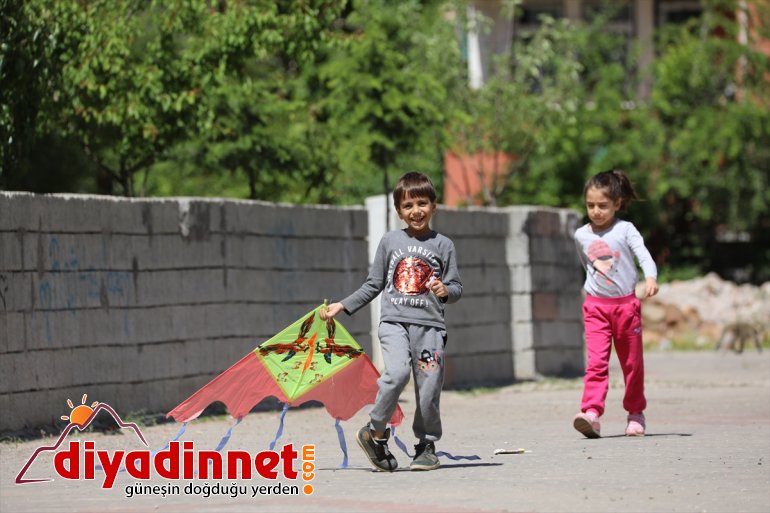  Bingöllü çıkardı havanın sıcak  çocuklar tadını 5