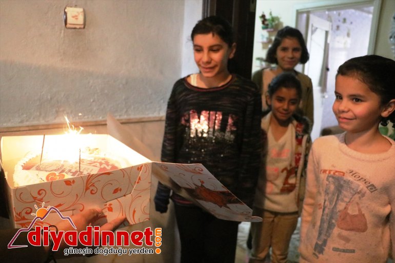 yaş hediyelerle çocuklar yetim ve sevindirildi pasta Ağrı