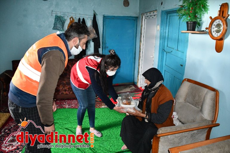 sahibi yemek ailelere sıcak Kızılay her gün Türk ulaştırıyor ihtiyaç ramazanda 4