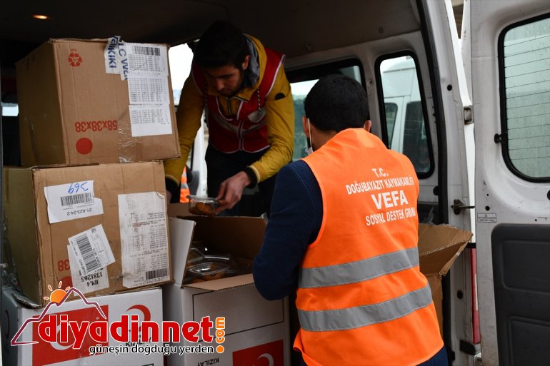 sahibi ulaştırıyor yemek Türk gün her sıcak ramazanda Kızılay ailelere ihtiyaç 9