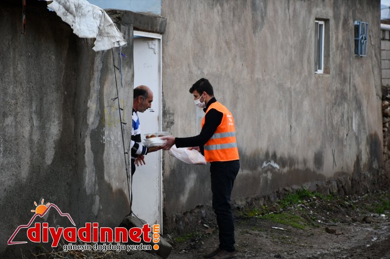 Kızılay ailelere her ulaştırıyor yemek sahibi ramazanda sıcak gün ihtiyaç Türk 7