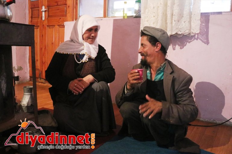 bireylerinin omuzluyor aile yükünü felçli hasta AĞRI anne, - ve Aliye engelli Kısmi 1