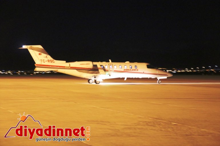bebekler Ağrılı uçak Kalp bulunan yetmezliği için ambulans havalandı minik 3