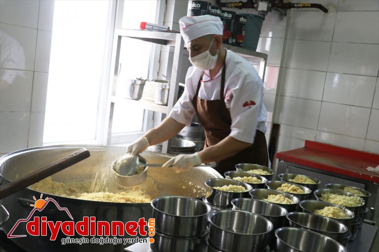 İftar çadırları kurulamayınca yemekler evlere taşınıyor8