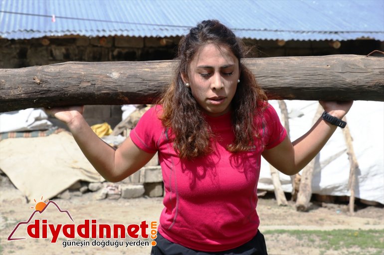 koşu sporcuları Kayaklı sığdırıyor bahçesine antrenmanlarını evlerinin 13