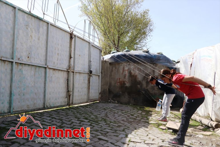 sığdırıyor Kayaklı sporcuları koşu evlerinin antrenmanlarını bahçesine 5