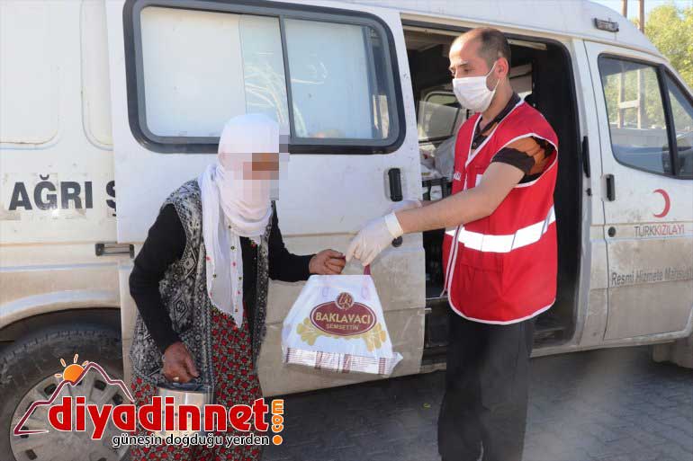 sahibi bayramını tatlandırıyor ailelerin Ağrı