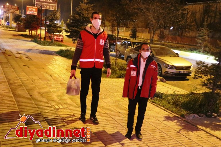 kutlama Türk eczacılara yaş pastalı Kızılay