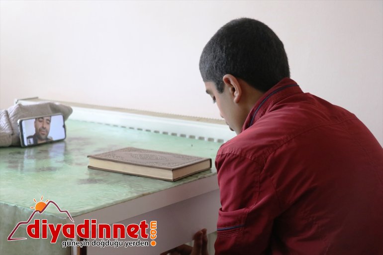 Kur an kurslarındaki hafızlık eğitimleri sanal ortamda devam ediyor3