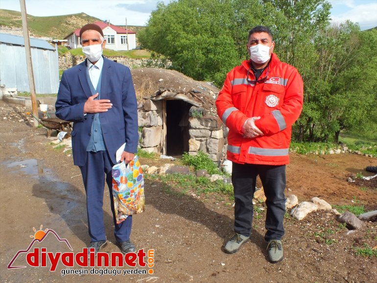 Malazgirt'te şehit ve gazi ailelerine bayram ziyareti