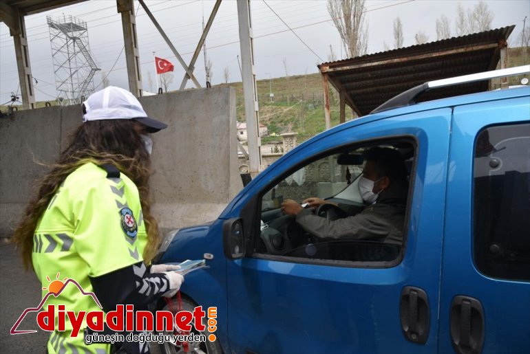 kurallarına uymalarını vatandaşlardan Polisler broşür AĞRI - trafik dağıttıkları istedi 1