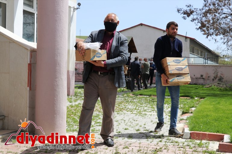 köylerde Vefa ücra  dağıtıyor AĞRI ve - maske ekibi en sabun 3