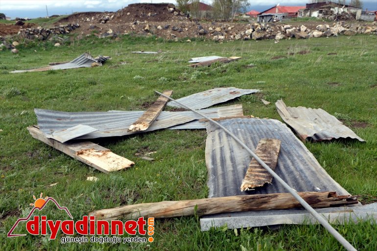 çatıları Şiddetli ARDAHAN - fırtına uçurdu 5