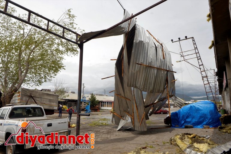 uçurdu çatıları fırtına Şiddetli ARDAHAN - 9