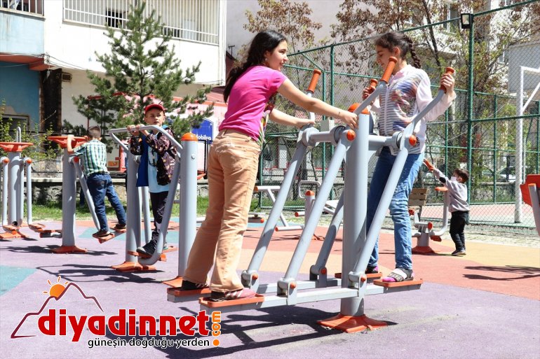 ve 14 yeniden çıktı AĞRI yaş çocuklar sokağa - altı 5