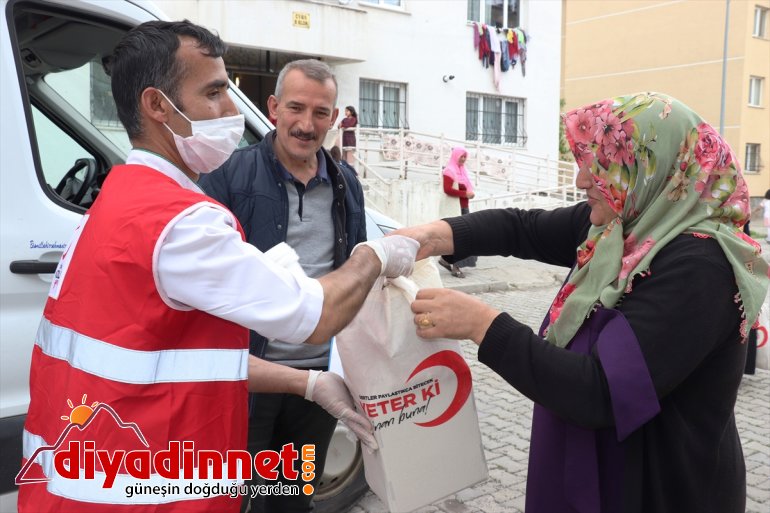 Türk Kızılay muhtaçların ihtiyaçlarını yardıma bayramlık karşıladı Ağrı