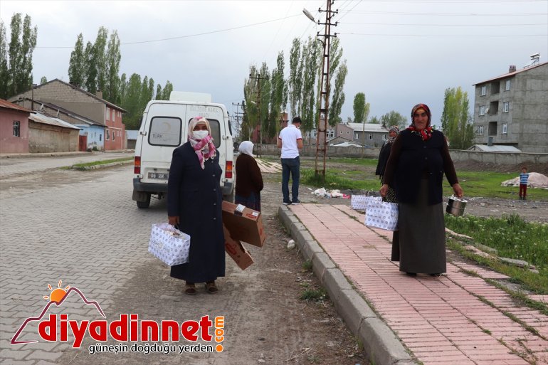 muhtaçların yardıma Türk bayramlık karşıladı Ağrı