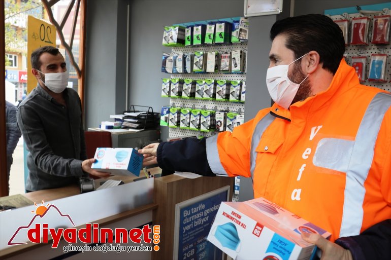 vatandaşlara Ağrı ürettiği Belediyesi, maskeleri ulaştırdı 1