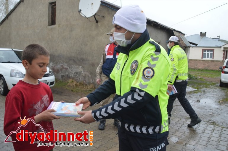 çocuklara sürpriz polis jandarmadan Eleşkirt