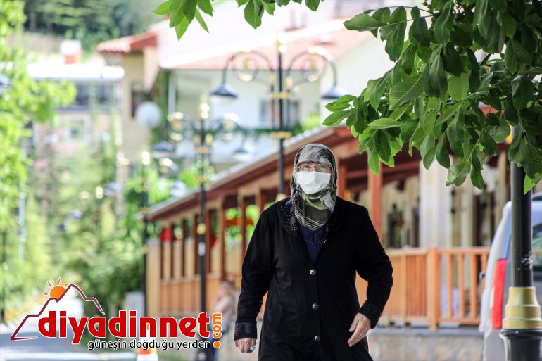 Malatya'da 65 yaş ve üstü vatandaşlar yeniden sokağa çıktı