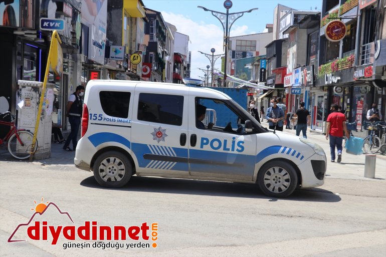 Ağrı'da polislerden maske denetimi