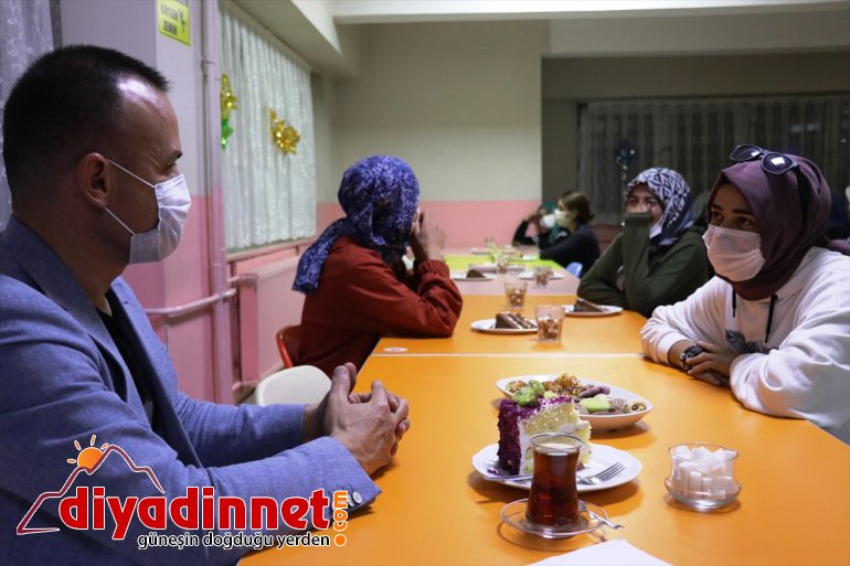 YKS öğrencilere morali pasta Ağrı