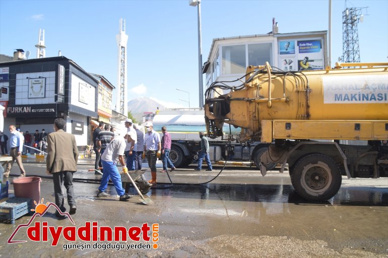 Kovid-19 kapsamında temizlendi sokaklar Eleşkirt