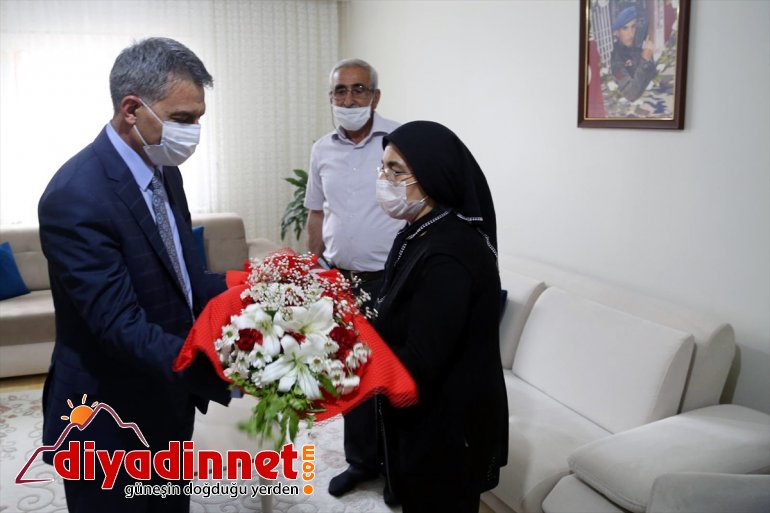 ailesine Tunceli Özkan, yaptı ziyaretini ilk şehit Valisi 4