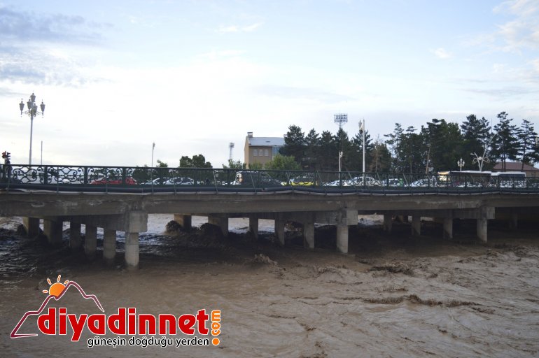 Ağrı da sel felaketinde işçiler ölümle burun buruna geldi3