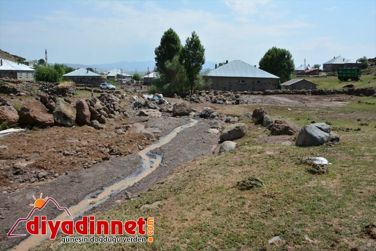 2 gördü, zarar bin 2 selde dekar Ağrı