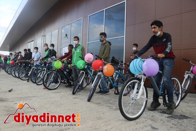 yüzü AĞRI çocuğun bisikletlerle Bayram öncesi 300 hediye güldü - 2
