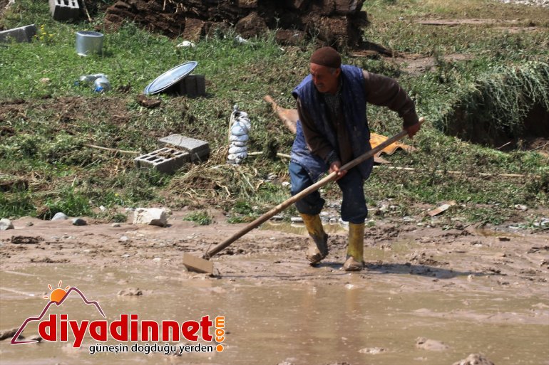 siliniyor Hasara  AĞRI - olan neden selin izleri 11