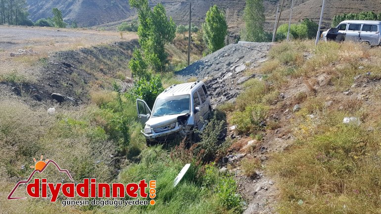 7 şarampole - yaralı Kamyonet ERZİNCAN devrildi: 3