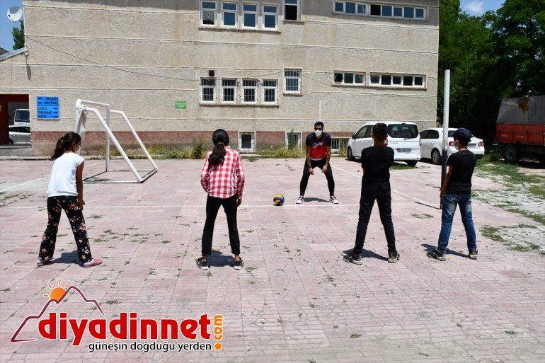 Köy çocukları "gezici spor timi" ile artık çok sportif