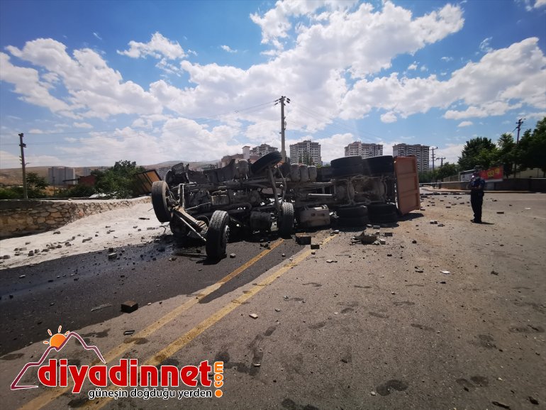  kamyonun yüklü çakıl devrilen sürücüsü ağır yaralandı Malatya