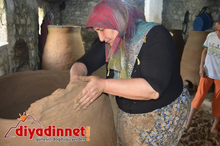 tandır yapan ağrılı kadın5