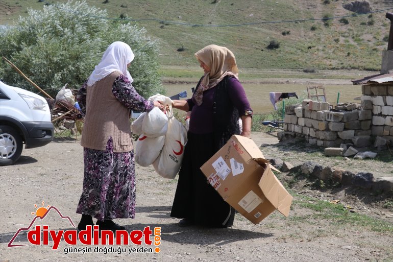 köy - sevindiriyor Kızılay kıyafetle  çocuklarını bayramlık Türk AĞRI 2